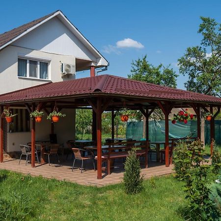 Denisa & Rares Hotel Tasnad Exterior foto