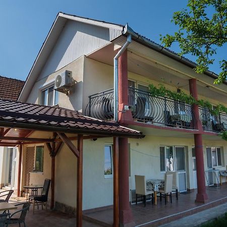 Denisa & Rares Hotel Tasnad Exterior foto