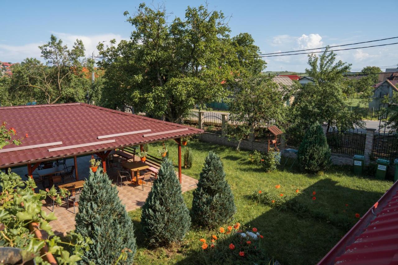Denisa & Rares Hotel Tasnad Exterior foto