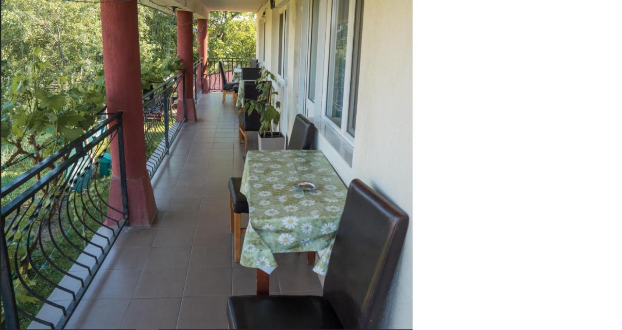 Denisa & Rares Hotel Tasnad Exterior foto