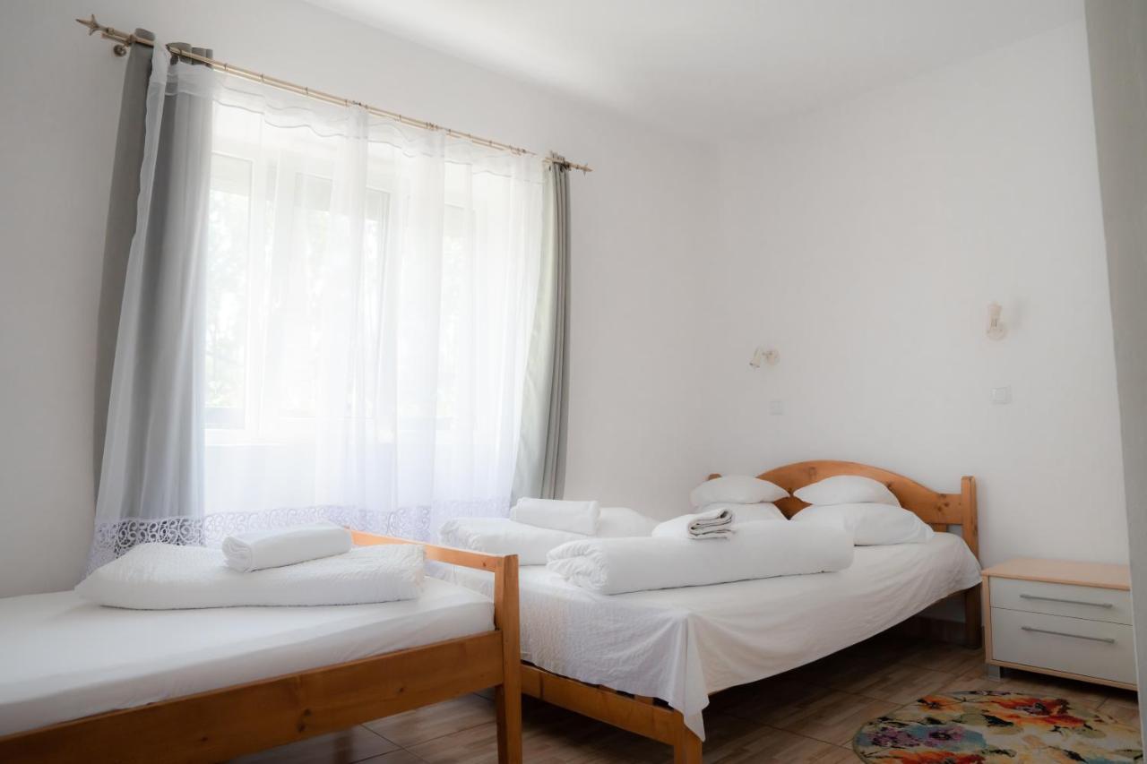 Denisa & Rares Hotel Tasnad Exterior foto